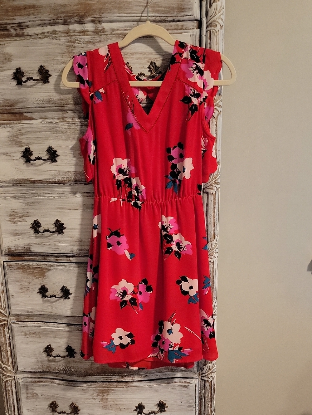 41 Hawthorn Red Floral V-Neck Ruffle Sleeve Dress